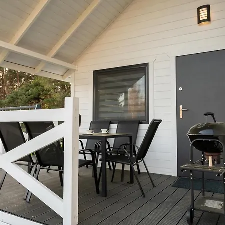 Biały Szafir Domek letniskowy *